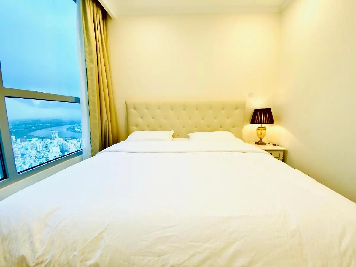 The Luxe Nest Landmark 81 0*, Ho Chi Minh City