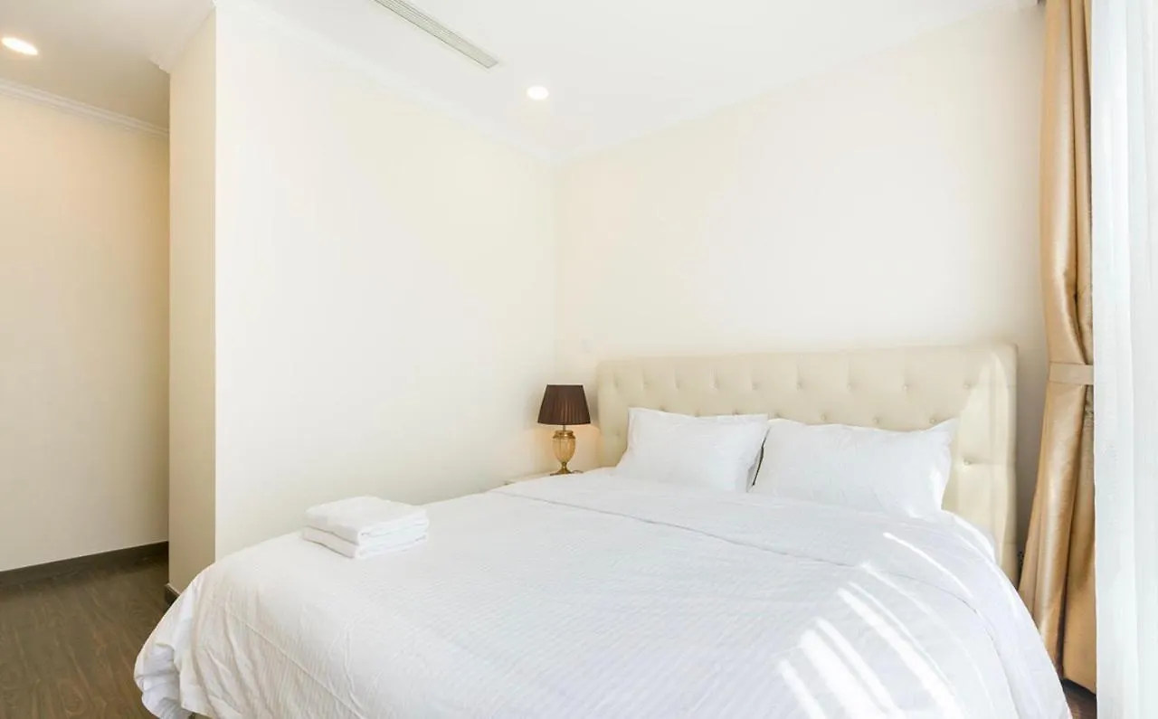 The Luxe Nest Landmark 81 0*, Ho Chi Minh City