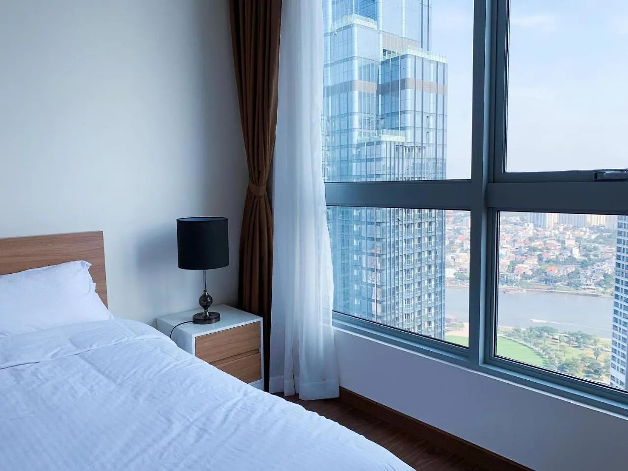 The Luxe Nest Landmark 81 0*, Ho Chi Minh City Vietnam