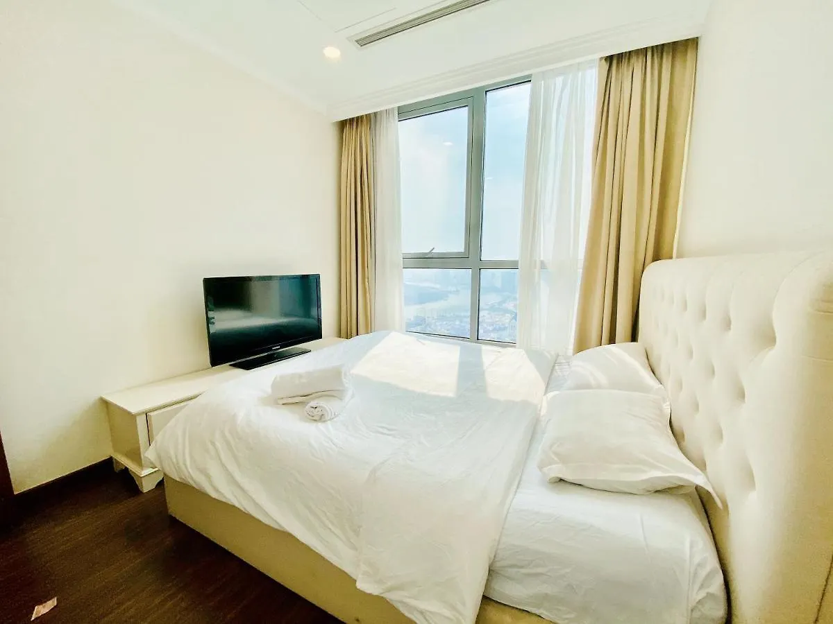 The Luxe Nest Landmark 81 0*, Ho Chi Minh City